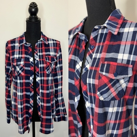 Bella D Blue Flannel Long Sleeve Button Up (Medium) - Picture 1 of 5